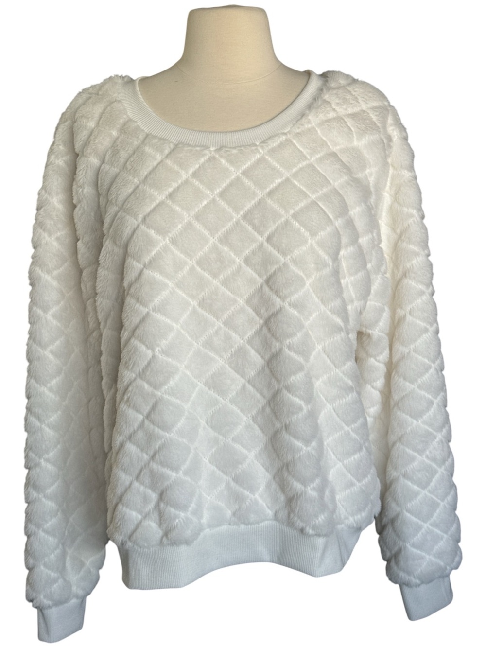Almost Famous White Quilted Crew Neck Sweater XL